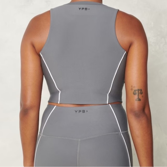 Abercrombie & Fitch YPB SculptLUX Set of Henley Tank + 7/8 Leggings - Gray S - Picture 5 of 9